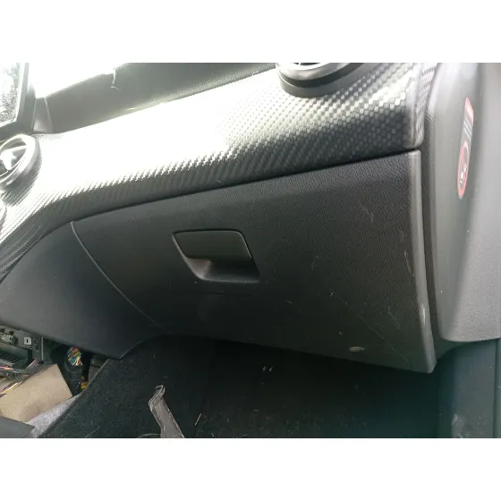 Guantera para Mercedes-Benz Clase A (W176)
