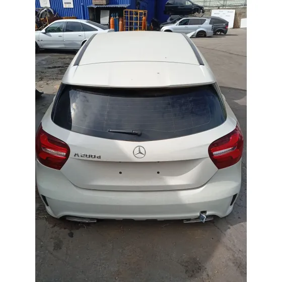 Porton Trasero para Mercedes-Benz Clase A (W176)