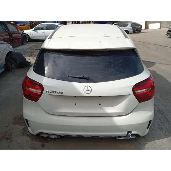 Porton Trasero para Mercedes-Benz Clase A (W176)