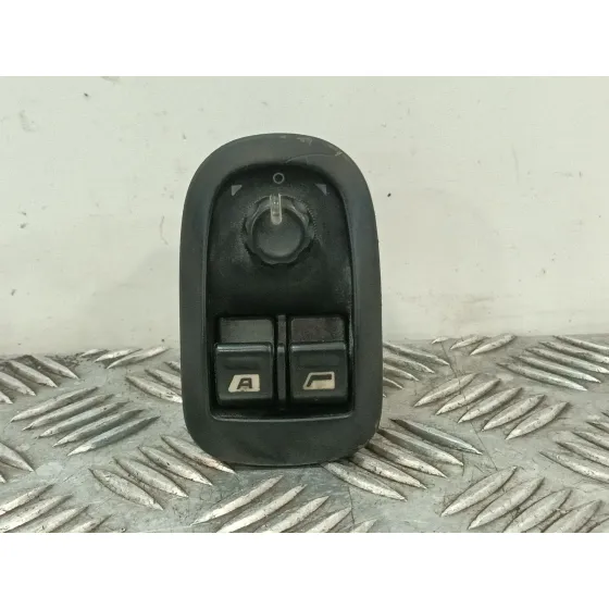Mando Elevalunas Delantero Izquierdo para Peugeot 306 Berlina 3/4/5 Puertas (S2)