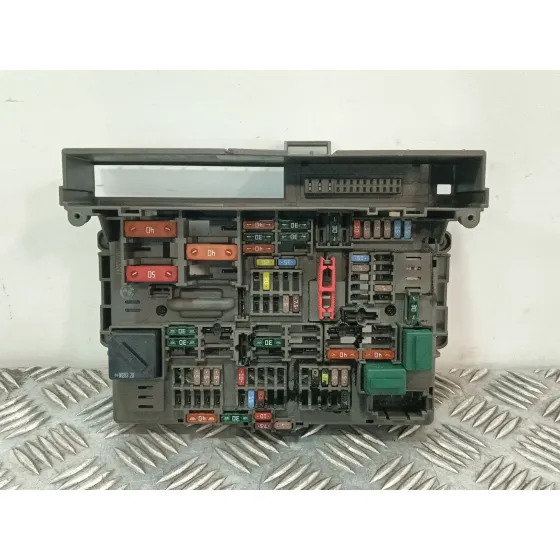 Caja Reles / Fusibles para Bmw 1 (E81)