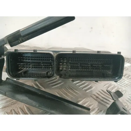 Centralita Motor Uce para Audi A3 Sportback (8Pa)