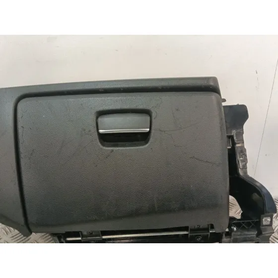 Guantera para Bmw 1 (E81)