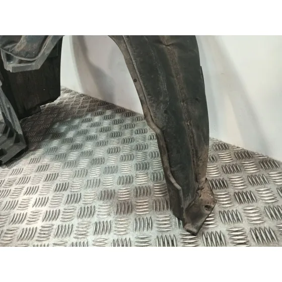 Plastico Paso Rueda Delantero Derecho para Nissan Micra Iii (K12)