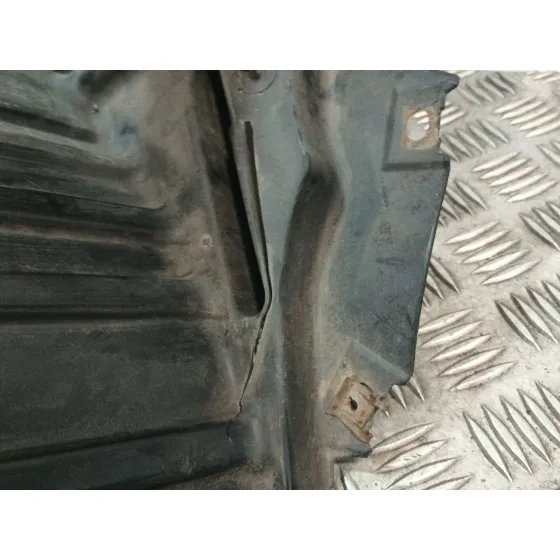 Plastico Paso Rueda Delantero Derecho para Nissan Micra Iii (K12)