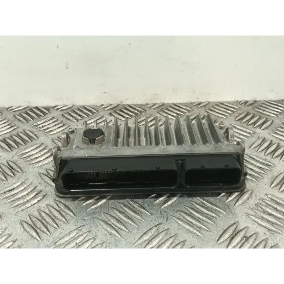 Centralita Motor Uce para Toyota Yaris (_P13_)
