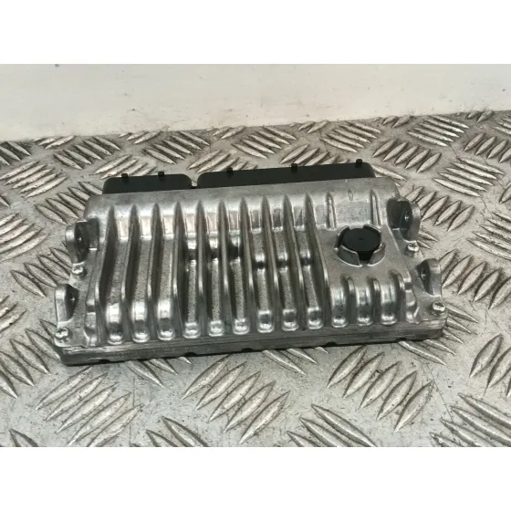 Centralita Motor Uce para Toyota Yaris (_P13_)