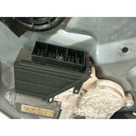 Elevalunas Delantero Derecho para Seat Cordoba (6L2)
