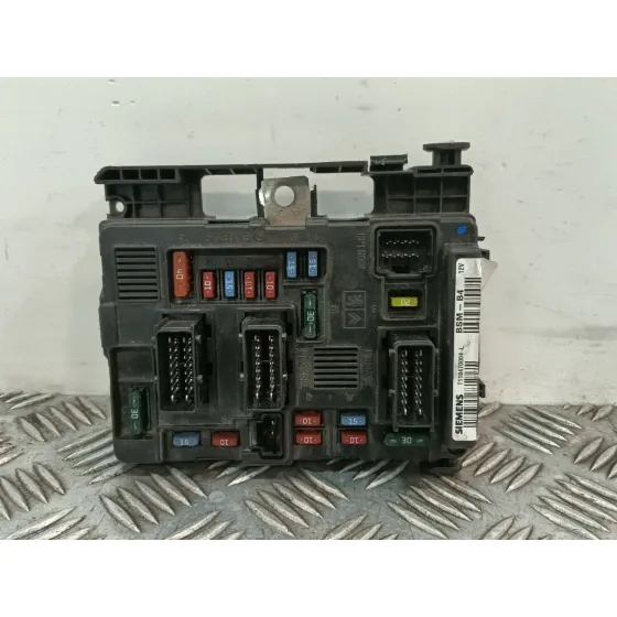 Caja Reles / Fusibles para Peugeot 1007 (Km_)