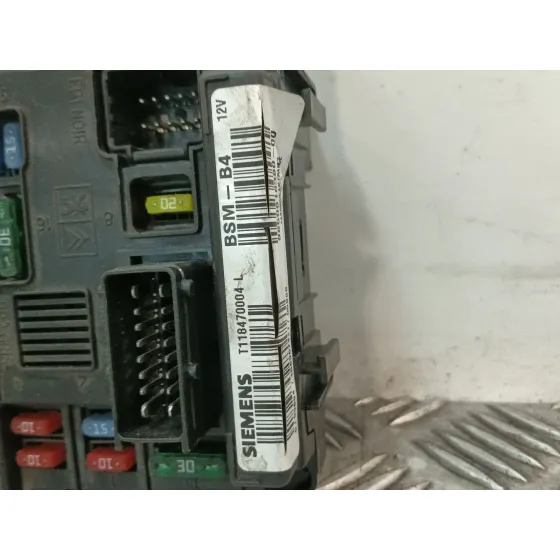 Caja Reles / Fusibles para Peugeot 1007 (Km_)
