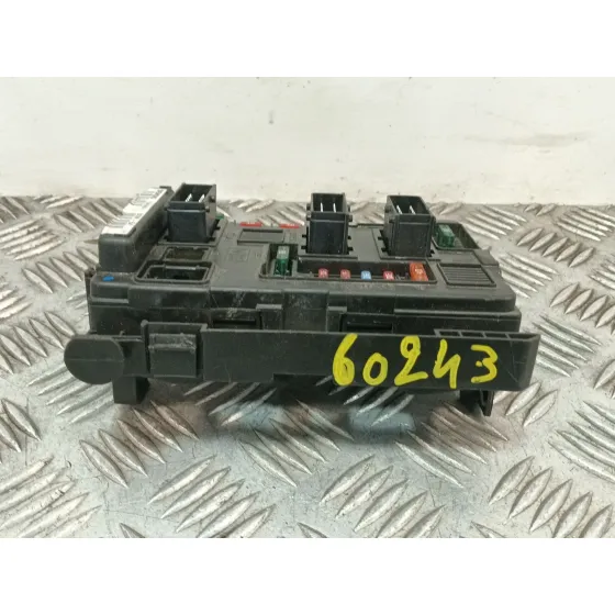 Caja Reles / Fusibles para Peugeot 1007 (Km_)