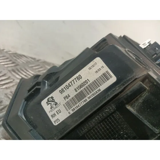 Piloto Trasero Derecho Interior para Peugeot 3008 Ii Suv (Mc_, Mr_, Mj_, M4_)