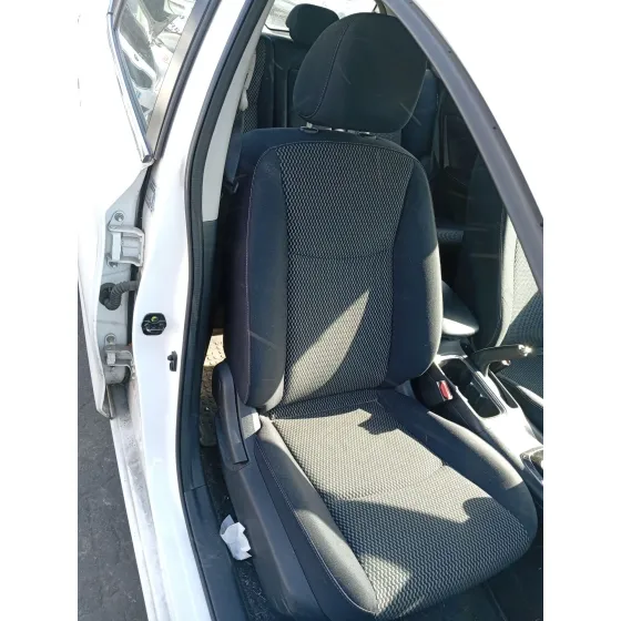 Asiento Delantero Derecho para Nissan Pulsar Hatchback (C13)