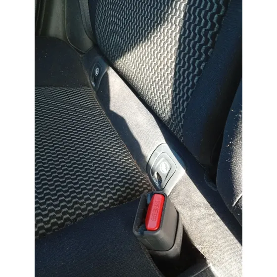 Enganche Cinturon Trasero Derecho para Nissan Pulsar Hatchback (C13)