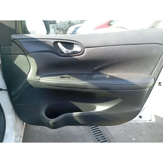 Guarnecido Puerta Delantera Derecha para Nissan Pulsar Hatchback (C13)