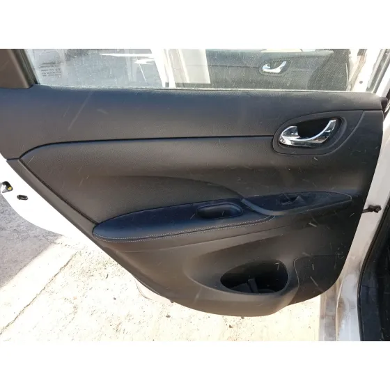 Guarnecido Puerta Trasera Izquierda para Nissan Pulsar Hatchback (C13)