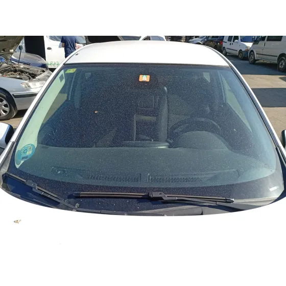 Parabrisas para Nissan Pulsar Hatchback (C13)