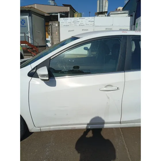 Puerta Delantera Izquierda para Nissan Pulsar Hatchback (C13)