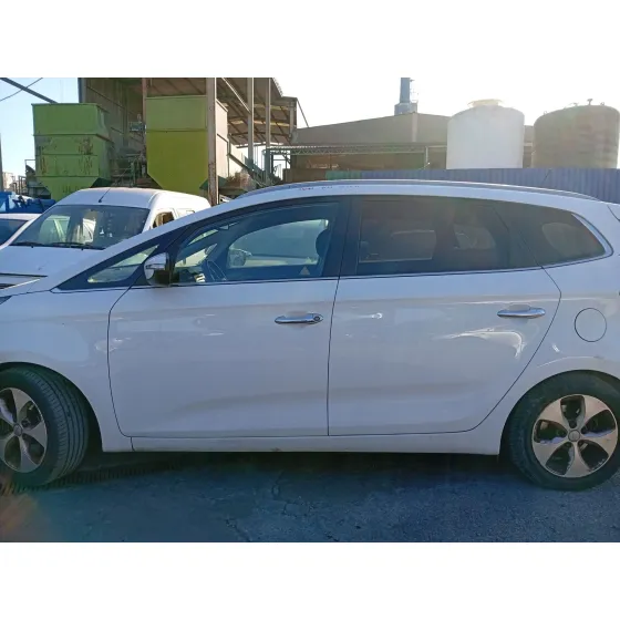 Puerta Delantera Izquierda para Kia Carens Iv