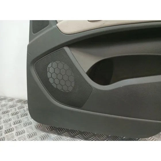 Guarnecido Puerta Trasera Derecha para Audi Q7 (4Lb)