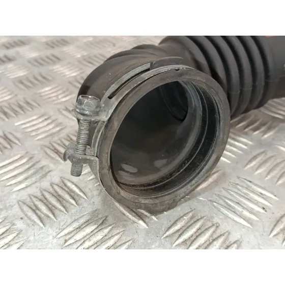 Tubo para Mazda 3 Lim. (Bl)