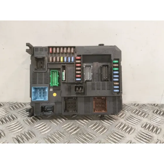 Caja Reles / Fusibles para Citroën C4 Cactus