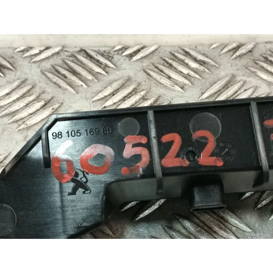 Plastico Varios para Peugeot 3008 Ii Suv (Mc_, Mr_, Mj_, M4_)