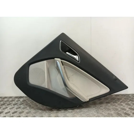 Guarnecido Puerta Trasera Derecha para Mercedes-Benz Clase A (W176)