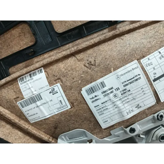 Guarnecido Puerta Trasera Derecha para Mercedes-Benz Clase A (W176)