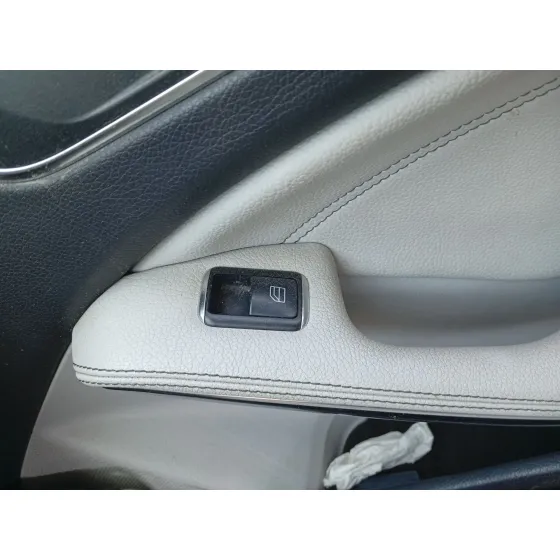 Mando Elevalunas Delantero Derecho para Mercedes-Benz Clase A (W176)
