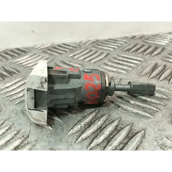 Bombin Puerta Delantera Izquierda para Volkswagen Polo (9N1)