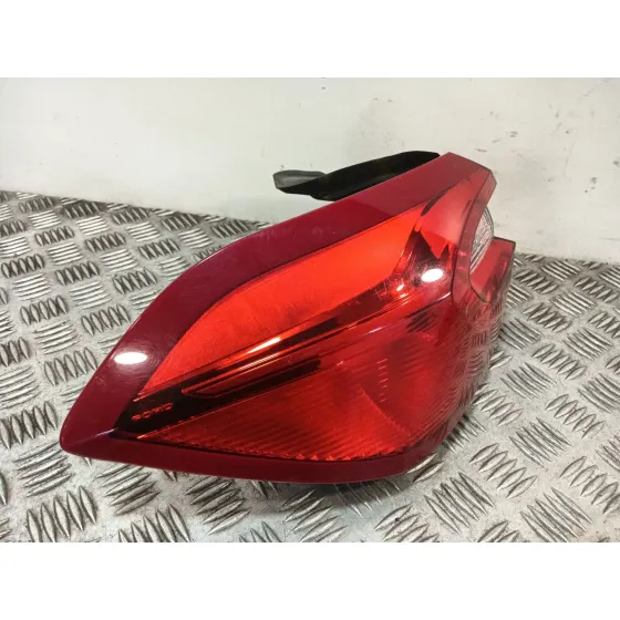 Piloto Trasero Izquierdo para Ford Fiesta Vii (Hj, Hf)