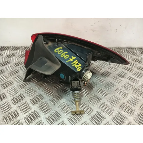 Piloto Trasero Izquierdo para Ford Fiesta Vii (Hj, Hf)