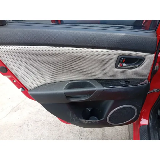 Guarnecido Puerta Trasera Izquierda para Mazda 3 (Bk)
