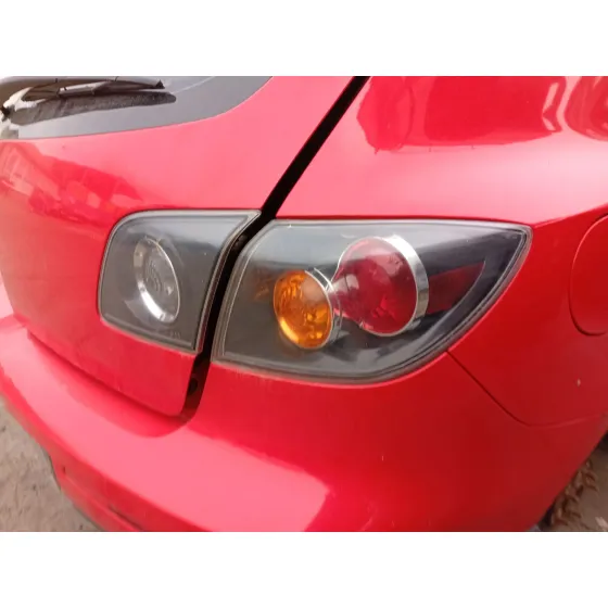 Piloto Trasero Derecho para Mazda 3 (Bk)