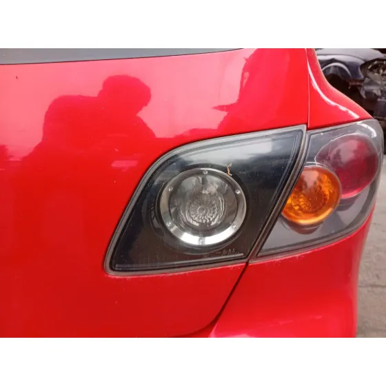 Piloto Trasero Derecho Interior para Mazda 3 (Bk)