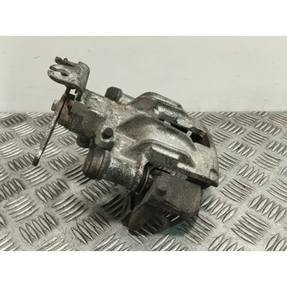 Pinza Freno Trasera Derecha para Nissan Nt400 Cabstar (F24M)