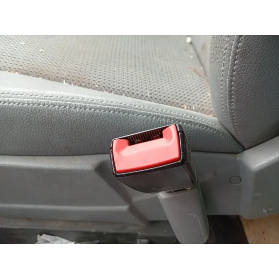Enganche Cinturon Delantero Derecho para Mercedes-Benz Viano (W639)