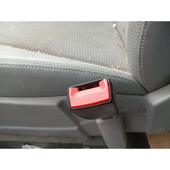 Enganche Cinturon Delantero Derecho para Mercedes-Benz Viano (W639)