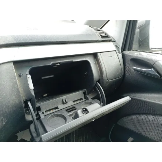 Guantera para Mercedes-Benz Viano (W639)