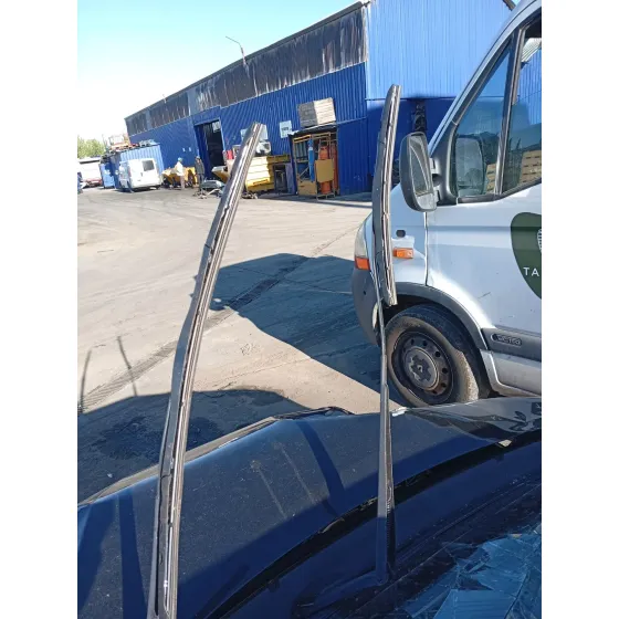 Brazo Limpia Delantero Derecho para Nissan Note (E12)