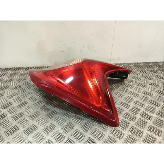 Piloto Trasero Derecho para Nissan Note (E12)