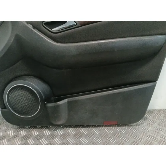 Guarnecido Puerta Delantera Derecha para Mercedes-Benz Clase A (W169)