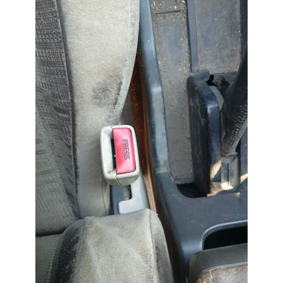 Enganche Cinturon Delantero Izquierdo para Nissan X-Trail I (T30)
