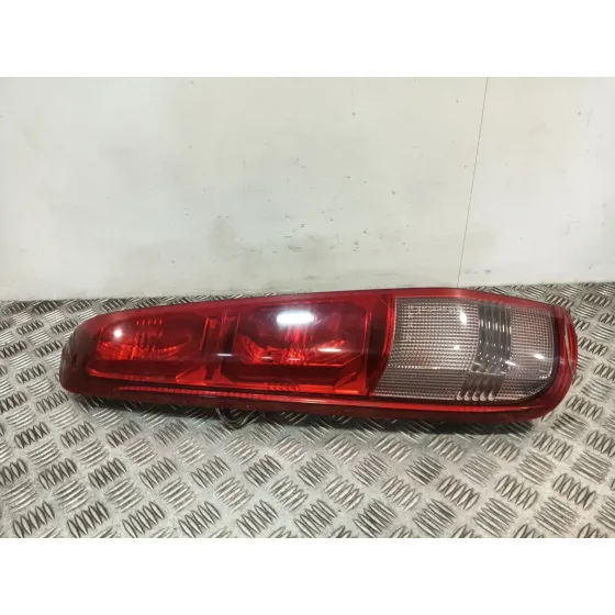Piloto Trasero Izquierdo para Nissan X-Trail I (T30)