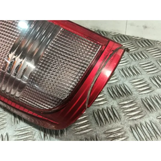 Piloto Trasero Izquierdo para Nissan X-Trail I (T30)