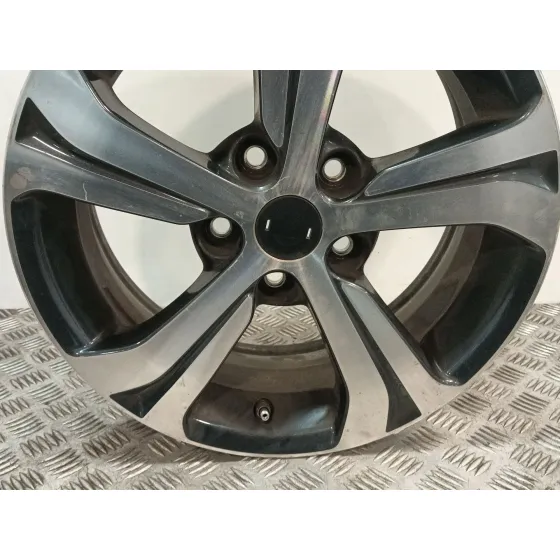 Llanta para Nissan Pulsar Hatchback (C13)