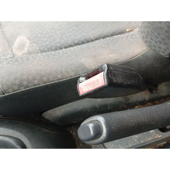 Enganche Cinturon Delantero Derecho para Renault Clio Ii (Bb_, Cb_)