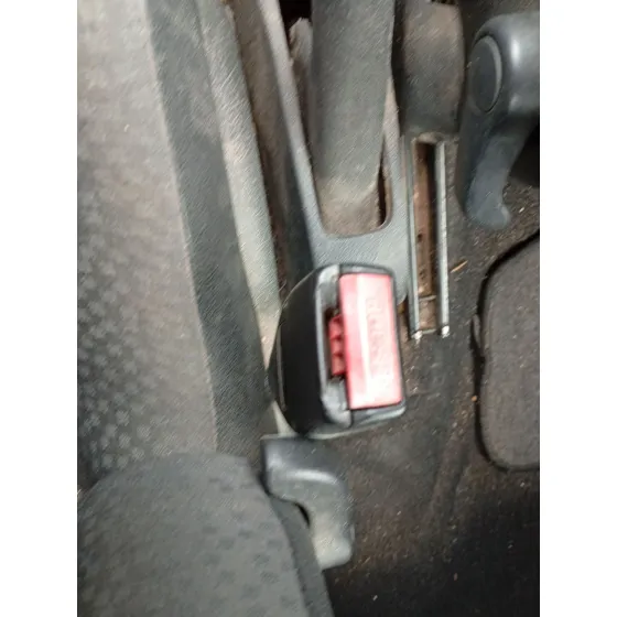 Enganche Cinturon Delantero Izquierdo para Renault Clio Ii (Bb_, Cb_)