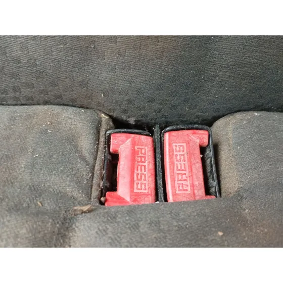 Enganche Cinturon Trasero Derecho para Renault Clio Ii (Bb_, Cb_)